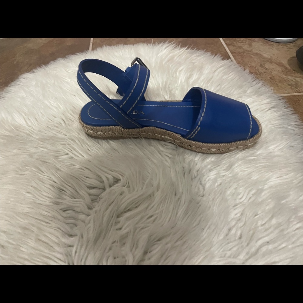 Brand new size 8.5. - Picture 3 of 3